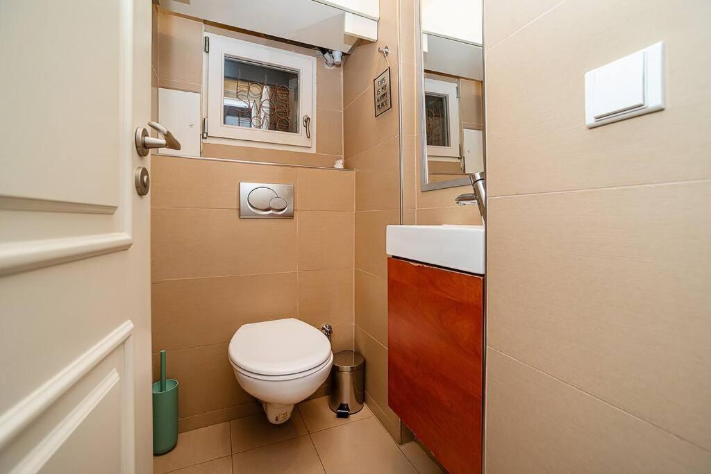 Oriental Touch River Apartment